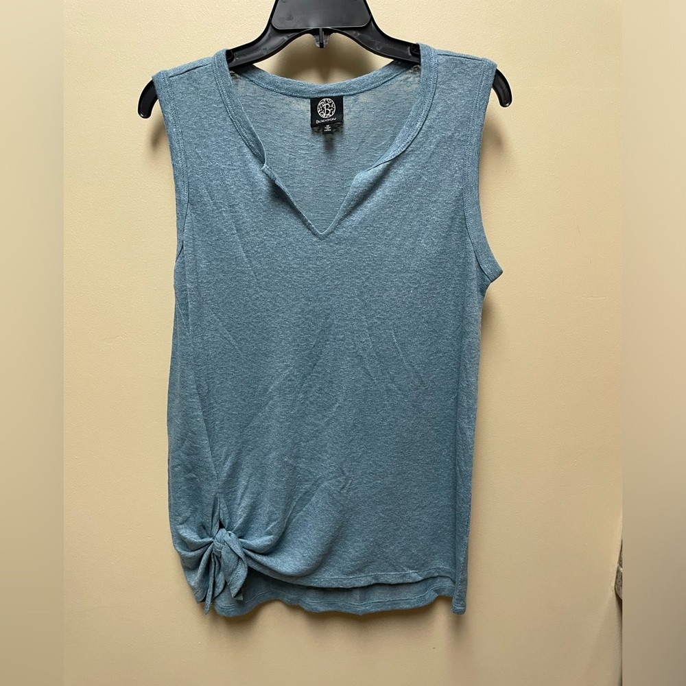 Ladies Sleeveless Top